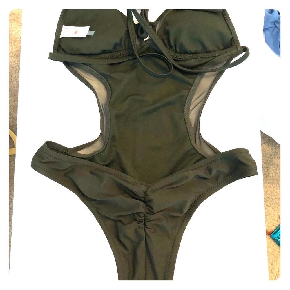 One piece swim suit